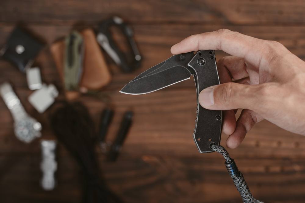 camping foldable knife        
        <figure class=